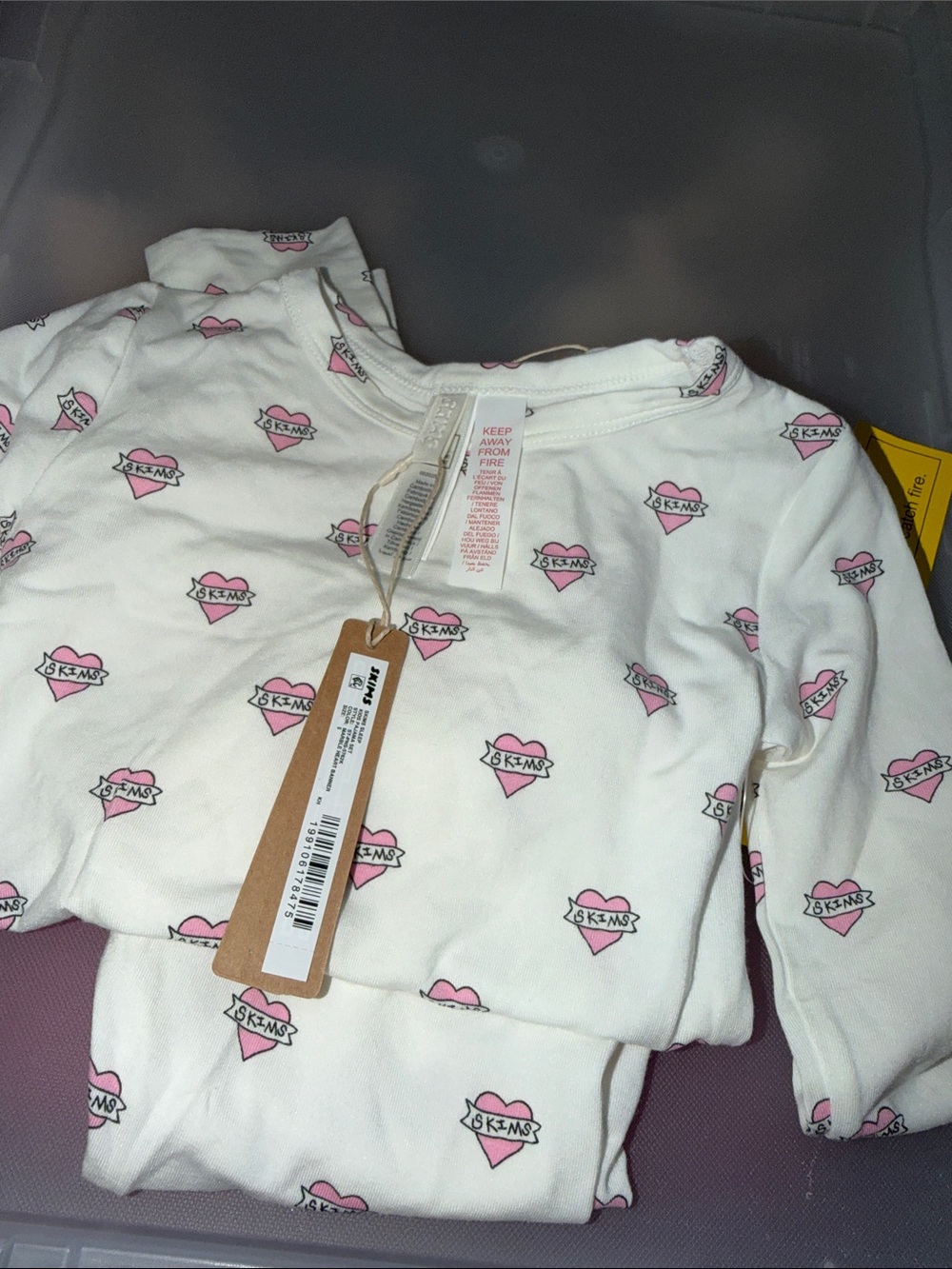 Skims Kids Sleep Set Marble Heart Banner - Picture 5 of 7